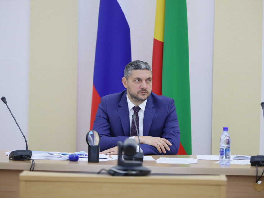 Александр Осипов поручил главам районов Забайкалья усилить работу по снижению заболеваемости COVID-19